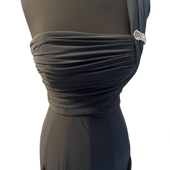 Betsy &‎ Adam Ruffle One Shoulder Women's Dress With rhinestone Accents, Size 4